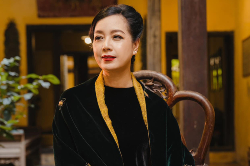 Hôn nhân viên mãn bên nhạc sĩ Đỗ Hồng Quân và hai con gái Hôn nhân viên mãn bên nhạc sĩ Đỗ Hồng Quân và hai con gái