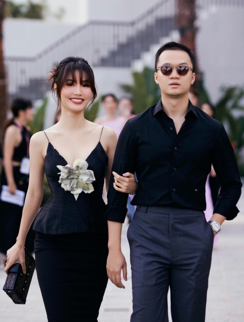 Diễm My 9x tiết lộ dự định sau khi được bạn trai cầu hôn bằng khinh khí cầu Diễm My 9x tiết lộ dự định sau khi được bạn trai cầu hôn bằng khinh khí cầu