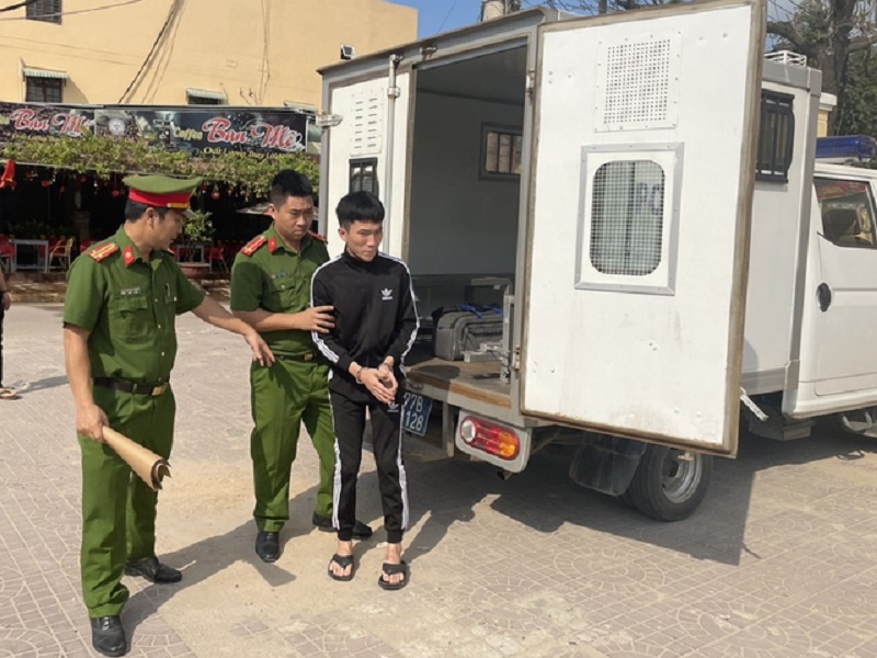 Từ việc bị lừa, Nhơn đã lừa bán bạn thân mình