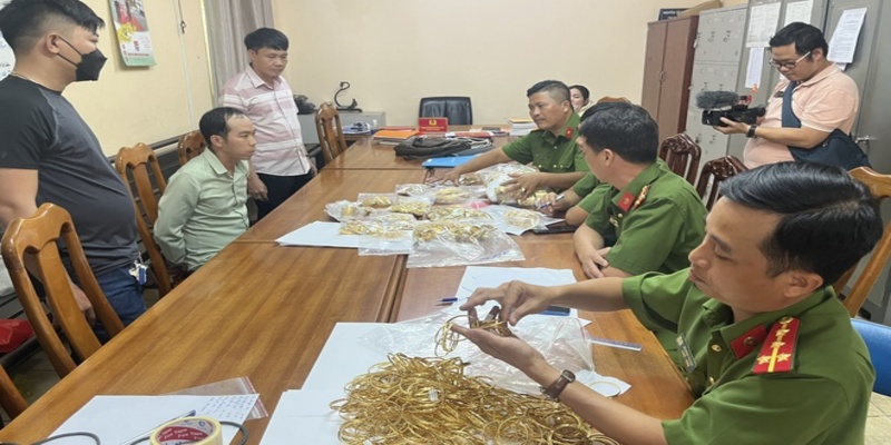 Cảnh sát khuyến cáo các cửa hàng và người dân nên cẩn trọng dịp sau tết Cảnh sát khuyến cáo các cửa hàng và người dân nên cẩn trọng dịp sau tết