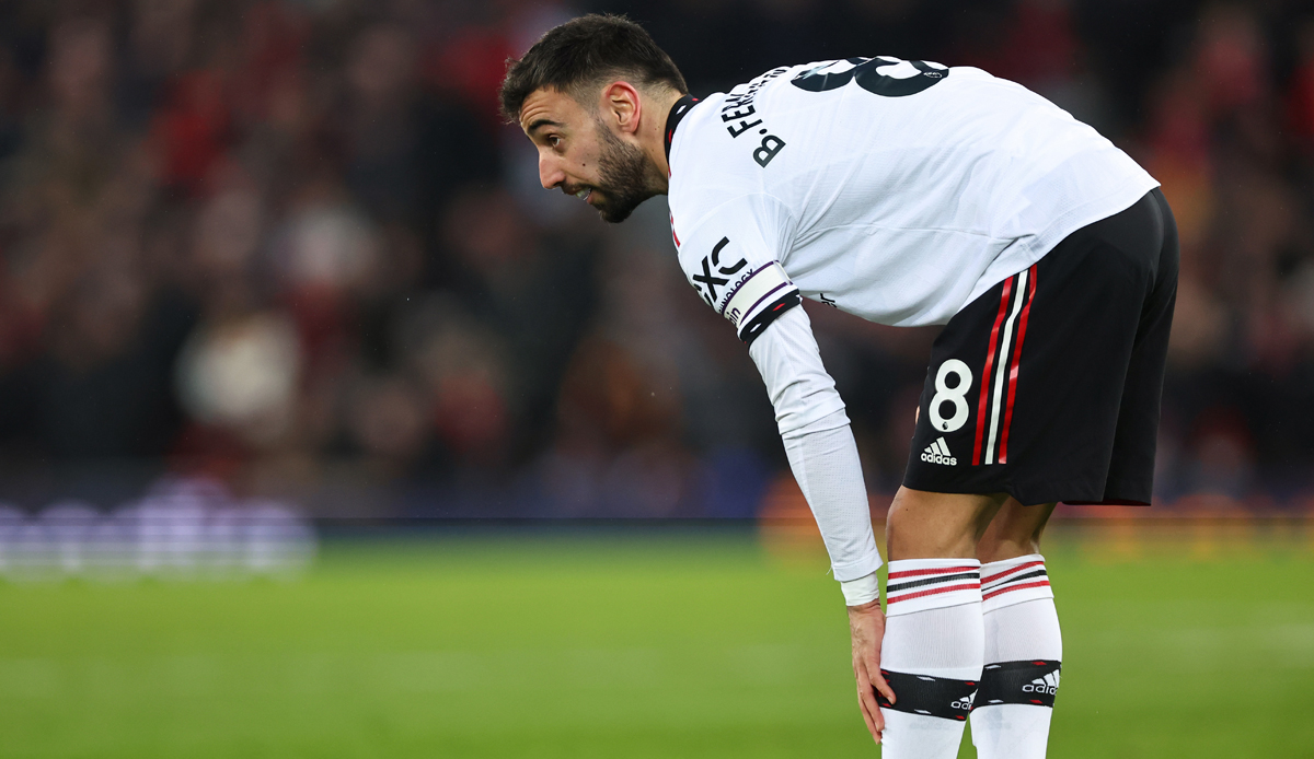 Gary Neville đã lên tiếng chỉ trích Bruno Fernandes một cách nặng nề